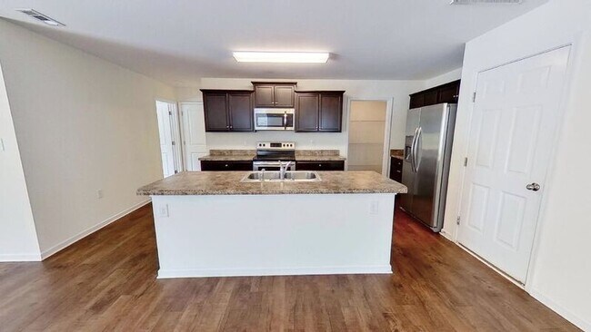 Building Photo - 3980 Long Arrow Dr