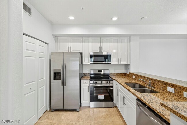 Foto del edificio - 13150 Bella Casa Cir