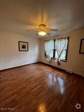 Building Photo - 212 E Midlothian Blvd