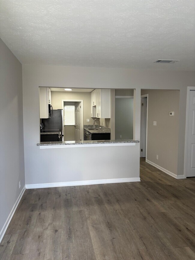 Building Photo - 801 Burcale Rd