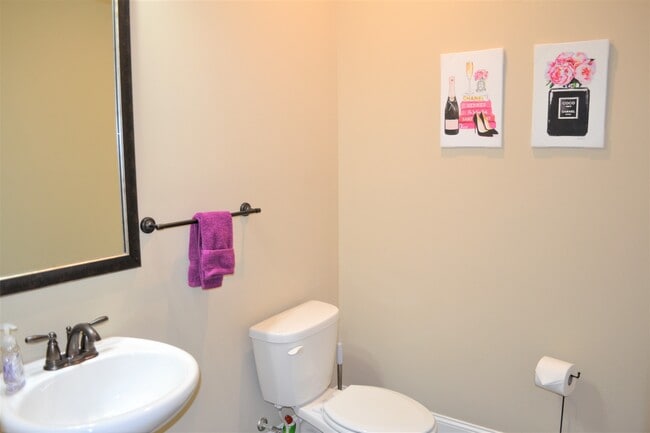 Foto del edificio - 1035 Willow Field Ln