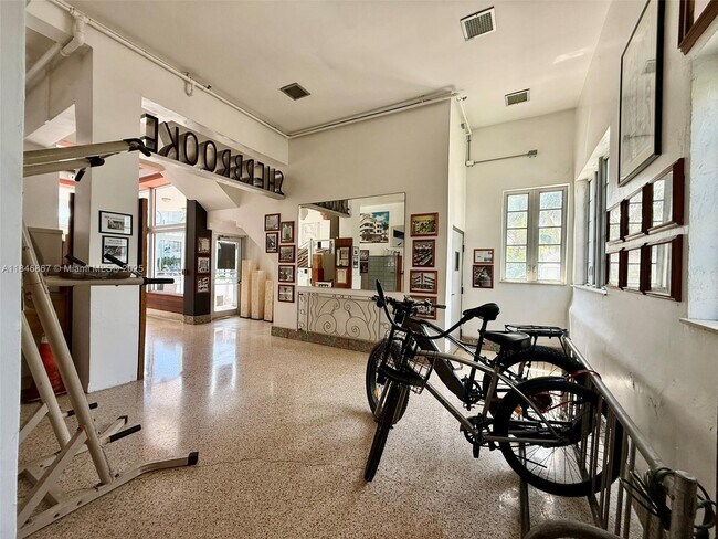 Foto del edificio - 901 Collins Ave