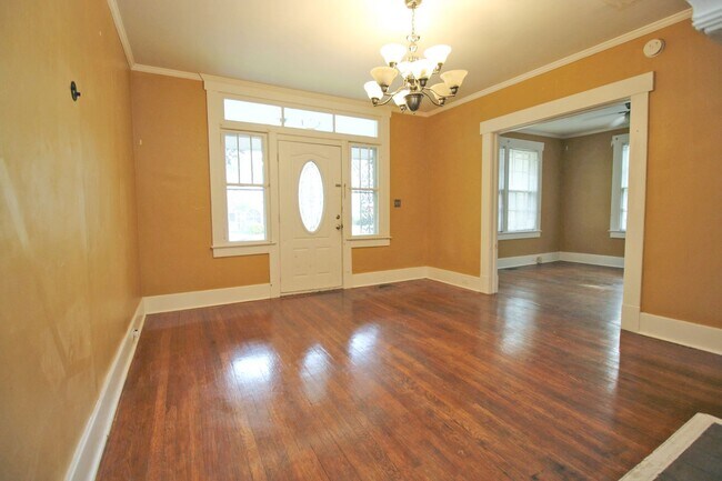 Foto del edificio - PRE-LEASE for July 2026 - 5 Bedroom, 2.5 B...