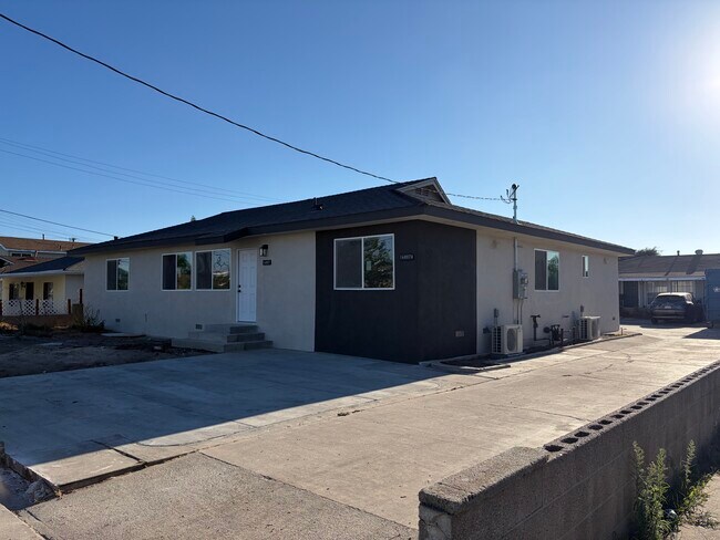 Building Photo - 14807 Eastwood Ave