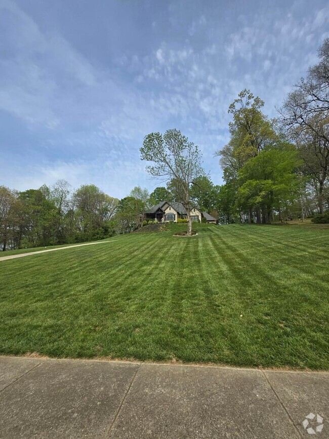 Building Photo - 2571 Grand Oaks Dr