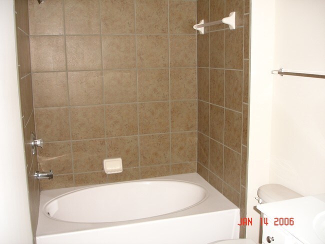 Building Photo - 1365 Thornborough Dr