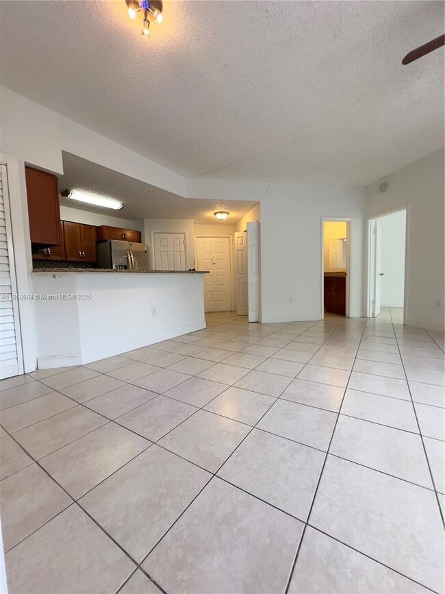 Building Photo - 2550 SW 18th Terrace