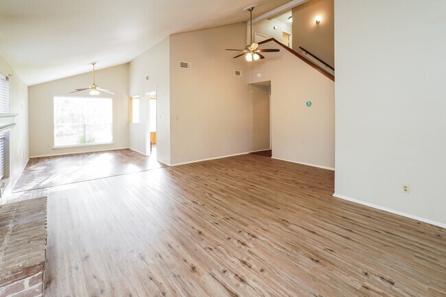 Foto del edificio - 19834 Packwood Dr