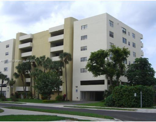 Foto del edificio - 17878 N Bay Rd