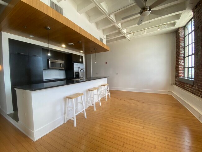 Kitchen/Living - 555 W Jackson Ave