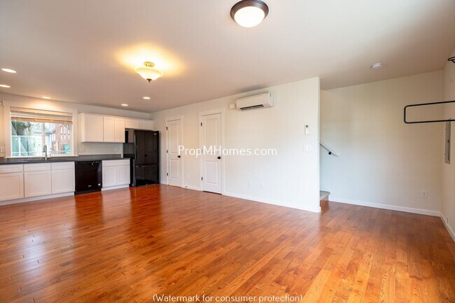 Foto del edificio - 7718 SE Washington St