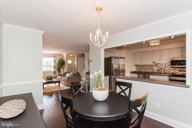 Building Photo - 37 Pike Hall Pl