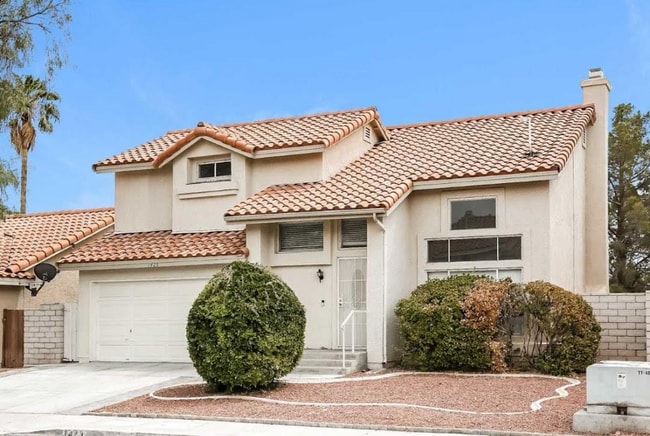 Building Photo - 9428 Desert Ridge Ave