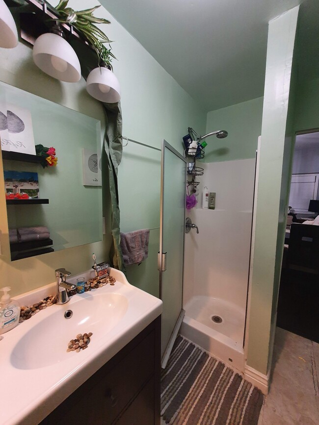 Foto del edificio - 523 E 21st St