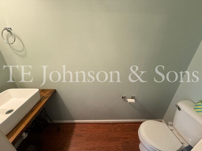 Foto del edificio - Charming 3-Bedroom Home with Modern Comfor...
