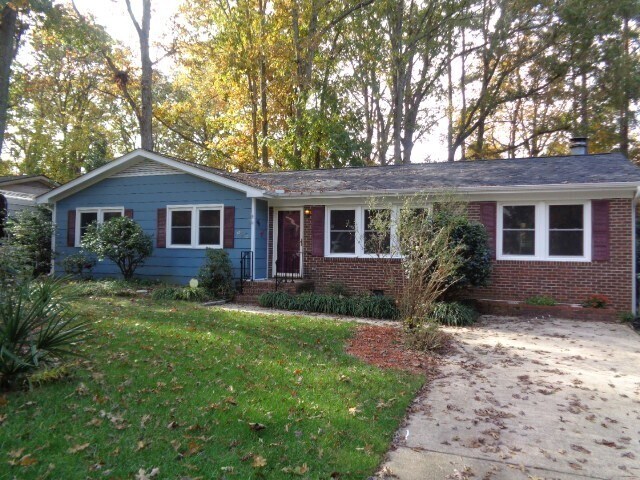 Building Photo - Desirable Location! Ranch Style House in C...