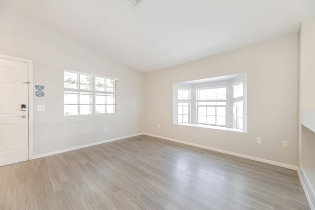 Foto del edificio - 6633 Diamond Care Dr
