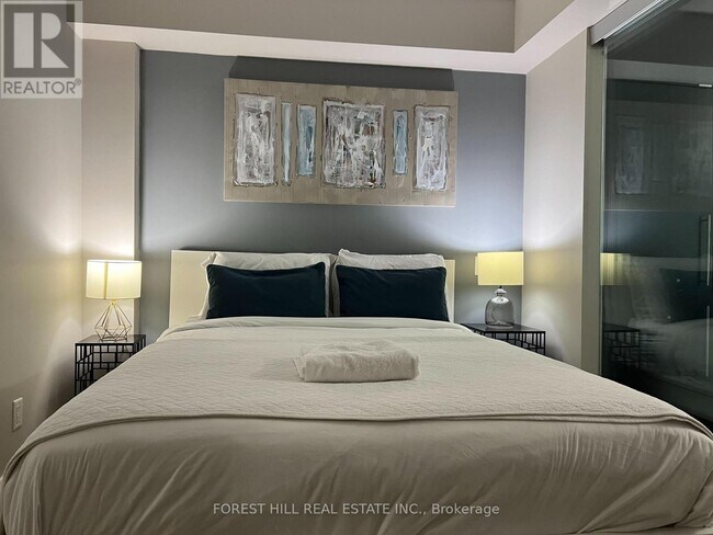 Building Photo - 155 Yorkville Ave