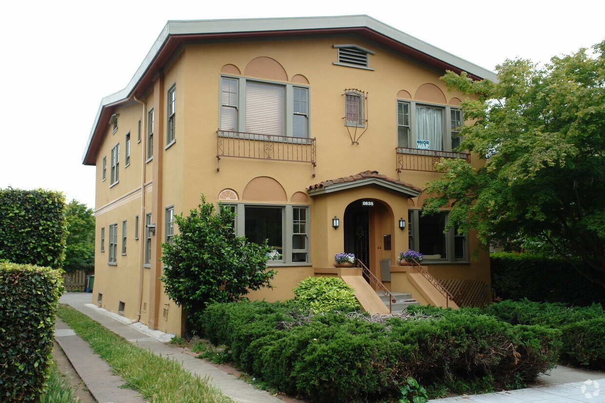 Primary Photo - 2638 Russell St