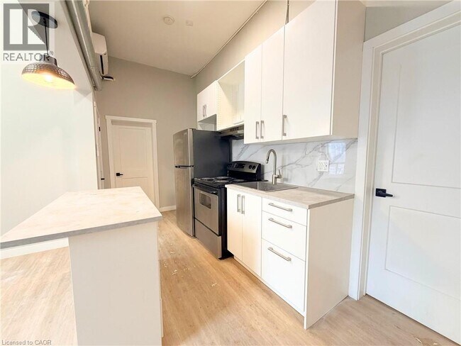 Photo du bâtiment - 117 Park St S