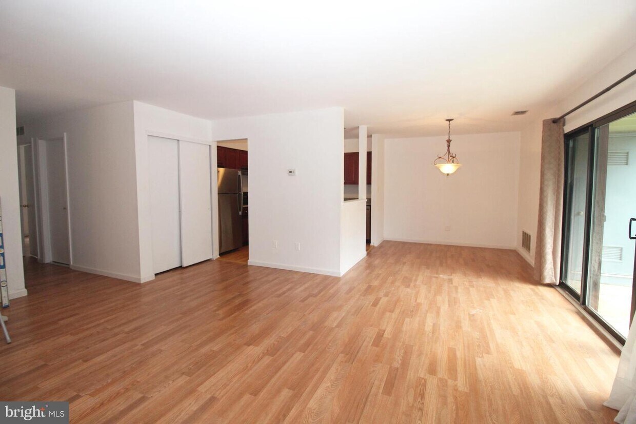 80 Wyndham Pl, Robbinsville Township, NJ 08691 Room for Rent in