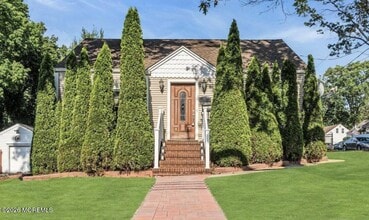 Building Photo - 402 Ryders Ln
