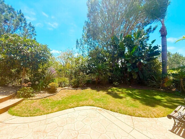 Building Photo - 10636 Senda Acuario