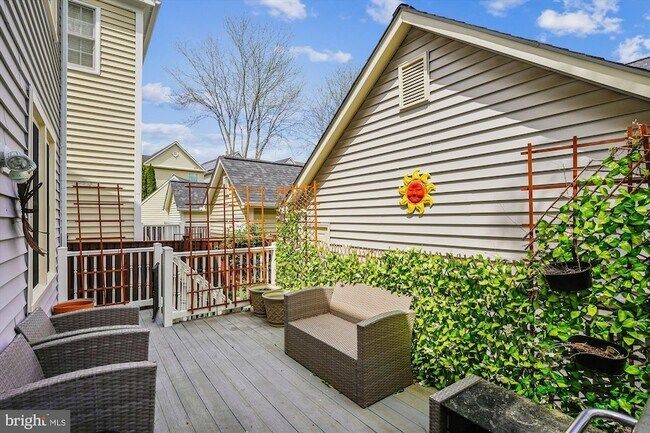 Foto del edificio - 217 Highland Ridge Ave