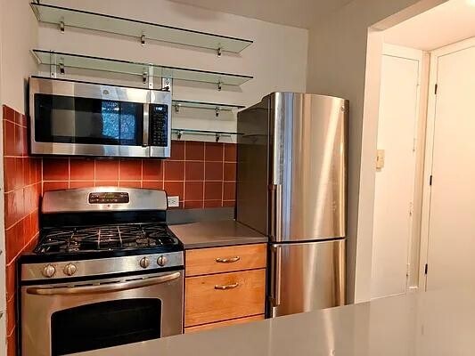 Foto del edificio - 300 Albany St