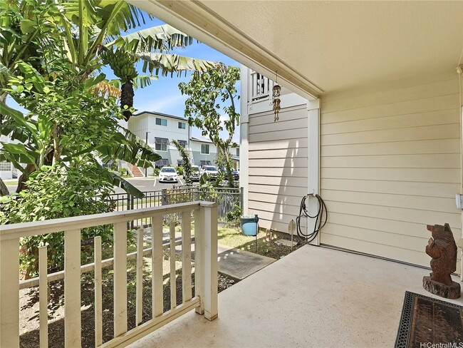 Building Photo - 550 Kunehi St