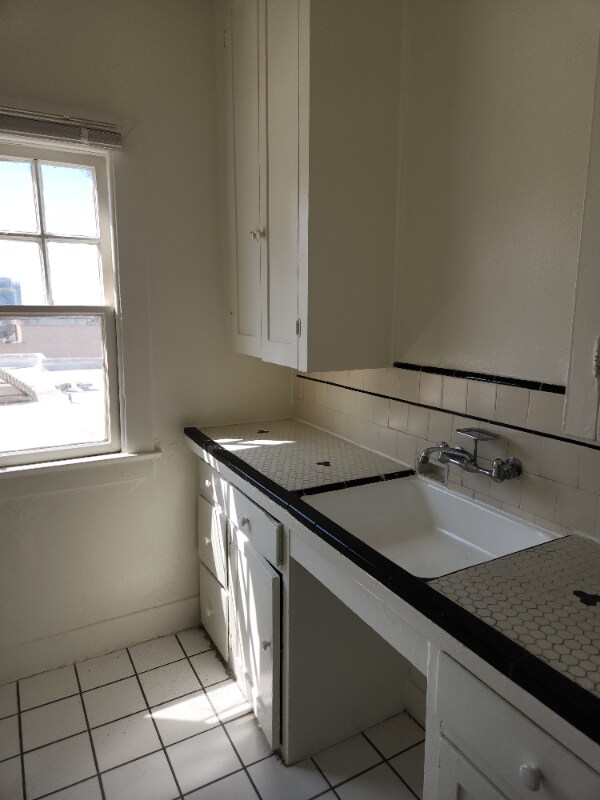 Foto del edificio - 1819 Ivar Ave