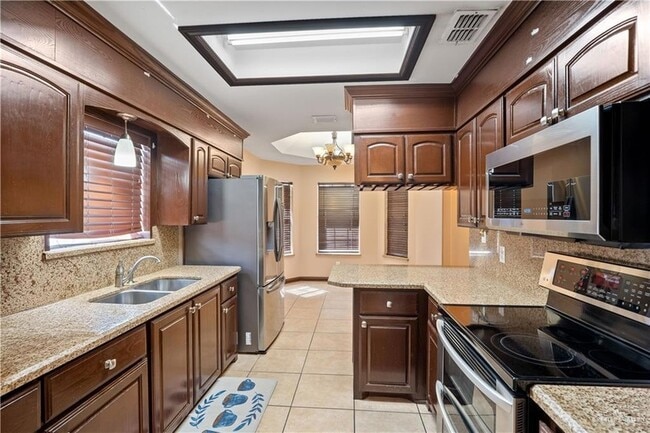 Building Photo - 307 Silverado Dr E