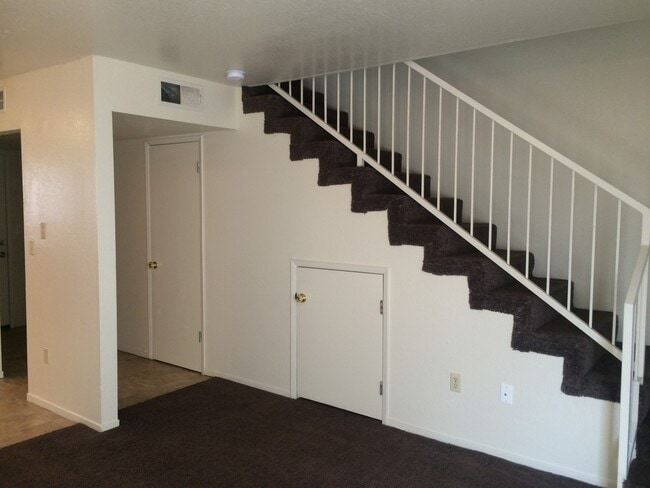 Building Photo - 6205 S H St