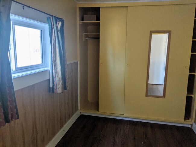 Photo du bâtiment - 1616-1102 102 Ave