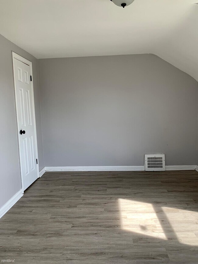 Foto del edificio - 2 br, 1 bath Duplex - 9325 Ohio St
