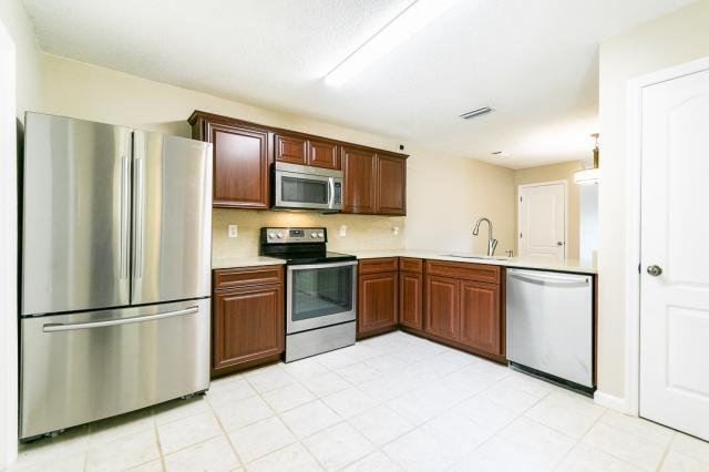 Foto del edificio - 3 bedroom in Jacksonville FL 32210