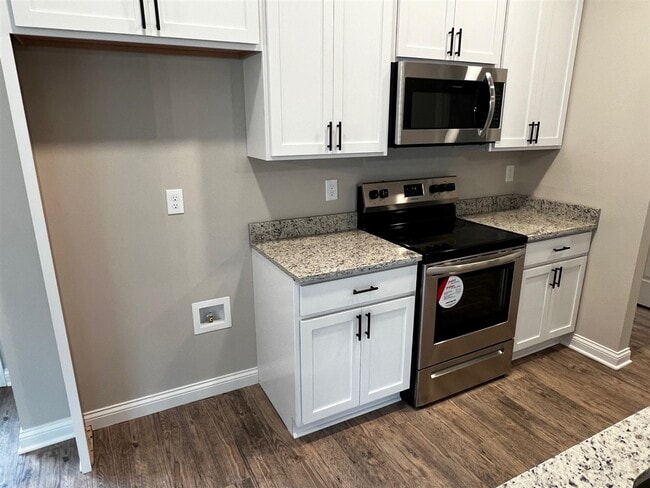 Foto del edificio - 1208 County House Ln