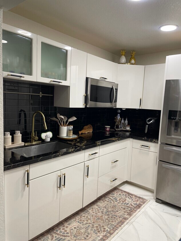 Foto principal - 7120 Fairway Dr