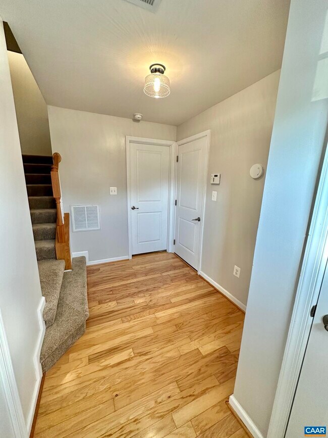 Building Photo - 2161 Whispering Hollow Ln