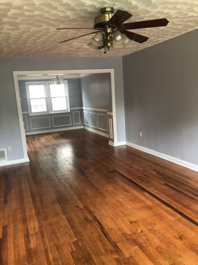 Foto del edificio - 8740 Carroll Ave