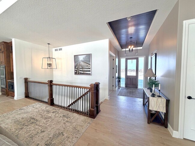 Foto del edificio - MUST SEE!  Gorgeous - Fully Furnished - New Construction Home in Delano.  No Detail Left To Be De...