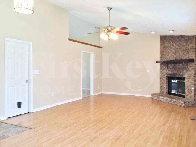 Foto del edificio - 2835 Greenview Way