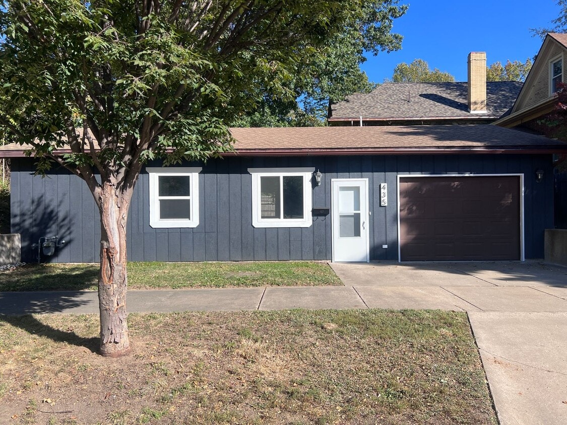 Primary Photo - Fully renovated 2 bedroom unit with attach...