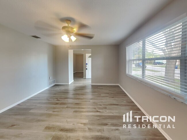 Building Photo - 730 College Hill Drive Clearwater FL