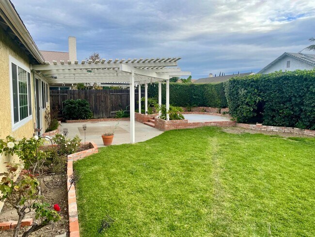 Building Photo - 3Bedroom/2Bathroom Single Story Home in Ca...