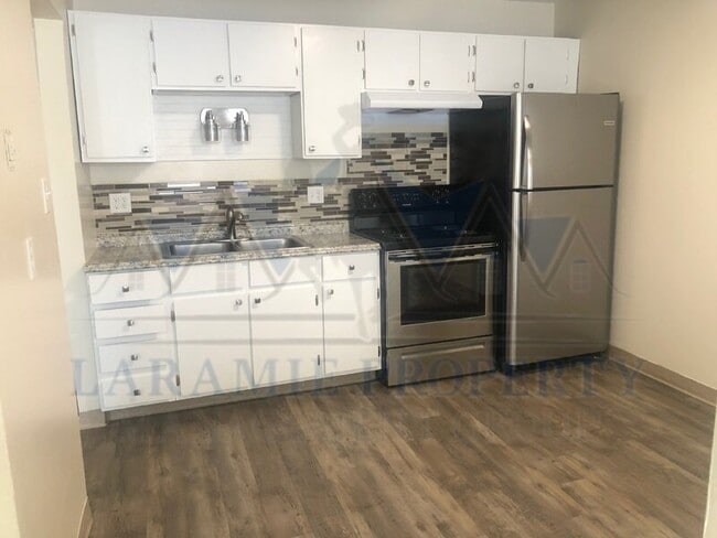 Building Photo - 2310 E Garfield St