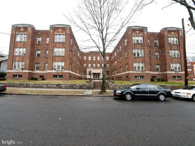 Photo - 1301 Longfellow St NW House