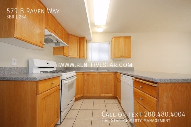 Foto del edificio - 579 Raven Way