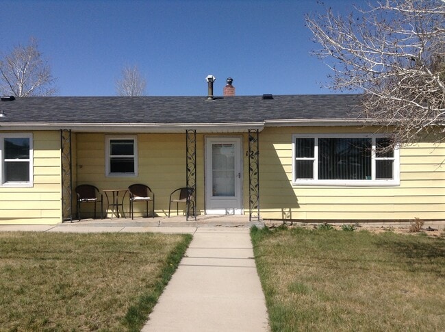 Building Photo - 2 BEDROOM, 1 BATHROOM SINGLE FAMILY HOME