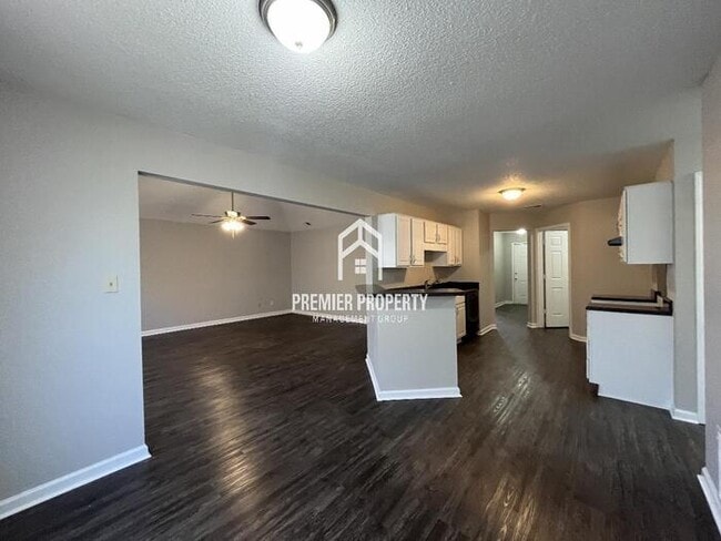 Building Photo - 999 Jessa Cove